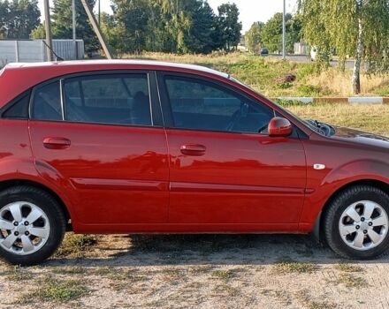 Красный Киа Рио, объемом двигателя 1.4 л и пробегом 213 тыс. км за 6000 $, фото 4 на Automoto.ua