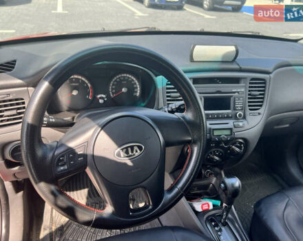 Красный Киа Рио, объемом двигателя 1.4 л и пробегом 121 тыс. км за 5800 $, фото 6 на Automoto.ua