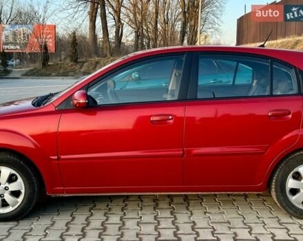 Червоний Кіа Ріо, об'ємом двигуна 1.4 л та пробігом 171 тис. км за 5700 $, фото 4 на Automoto.ua