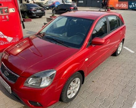Червоний Кіа Ріо, об'ємом двигуна 1.4 л та пробігом 268 тис. км за 3700 $, фото 2 на Automoto.ua