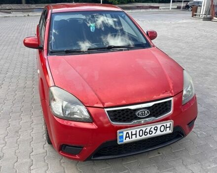 Красный Киа Рио, объемом двигателя 1.4 л и пробегом 267 тыс. км за 3600 $, фото 1 на Automoto.ua