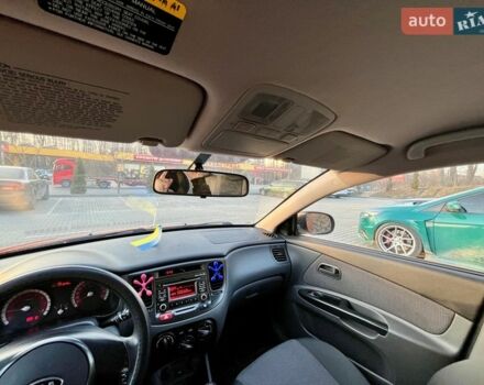 Червоний Кіа Ріо, об'ємом двигуна 1.4 л та пробігом 171 тис. км за 5700 $, фото 14 на Automoto.ua