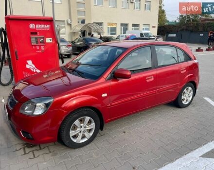 Червоний Кіа Ріо, об'ємом двигуна 1.4 л та пробігом 268 тис. км за 3700 $, фото 4 на Automoto.ua