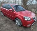 Красный Киа Рио, объемом двигателя 1.4 л и пробегом 159 тыс. км за 4500 $, фото 1 на Automoto.ua