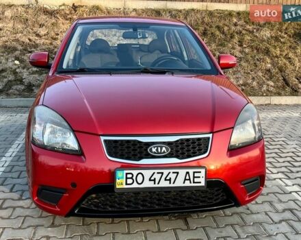 Красный Киа Рио, объемом двигателя 1.4 л и пробегом 173 тыс. км за 5500 $, фото 3 на Automoto.ua