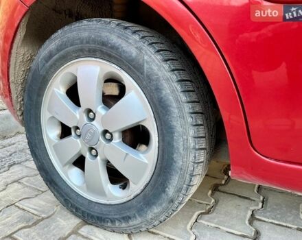 Червоний Кіа Ріо, об'ємом двигуна 1.4 л та пробігом 171 тис. км за 5700 $, фото 6 на Automoto.ua