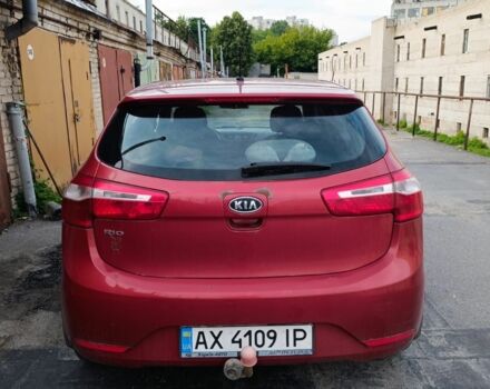 Червоний Кіа Ріо, об'ємом двигуна 1.6 л та пробігом 272 тис. км за 5800 $, фото 4 на Automoto.ua
