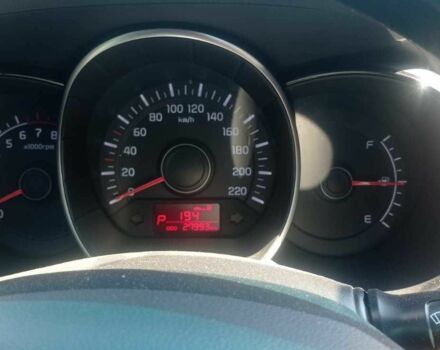 Червоний Кіа Ріо, об'ємом двигуна 1.6 л та пробігом 28 тис. км за 8159 $, фото 5 на Automoto.ua