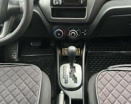 Красный Киа Рио, объемом двигателя 1.4 л и пробегом 181 тыс. км за 6800 $, фото 8 на Automoto.ua
