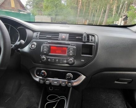Червоний Кіа Ріо, об'ємом двигуна 1.4 л та пробігом 145 тис. км за 7000 $, фото 4 на Automoto.ua