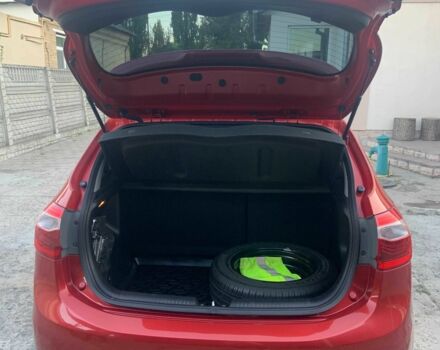 Красный Киа Рио, объемом двигателя 1.4 л и пробегом 123 тыс. км за 8308 $, фото 6 на Automoto.ua