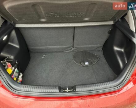 Червоний Кіа Ріо, об'ємом двигуна 1.59 л та пробігом 137 тис. км за 7500 $, фото 34 на Automoto.ua