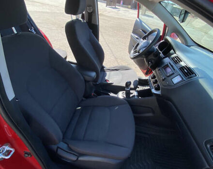 Червоний Кіа Ріо, об'ємом двигуна 1.12 л та пробігом 188 тис. км за 6400 $, фото 15 на Automoto.ua