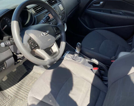 Червоний Кіа Ріо, об'ємом двигуна 1.12 л та пробігом 188 тис. км за 6400 $, фото 12 на Automoto.ua