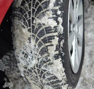 Красный Киа Рио, объемом двигателя 1.12 л и пробегом 97 тыс. км за 6700 $, фото 11 на Automoto.ua