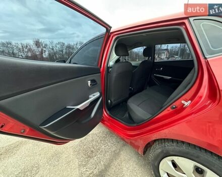 Червоний Кіа Ріо, об'ємом двигуна 1.59 л та пробігом 137 тис. км за 7500 $, фото 28 на Automoto.ua