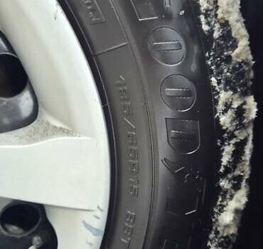 Красный Киа Рио, объемом двигателя 1.12 л и пробегом 97 тыс. км за 6700 $, фото 7 на Automoto.ua