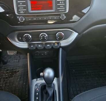 Червоний Кіа Ріо, об'ємом двигуна 1.4 л та пробігом 104 тис. км за 9500 $, фото 12 на Automoto.ua