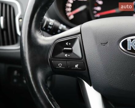 Красный Киа Рио, объемом двигателя 1.4 л и пробегом 77 тыс. км за 12000 $, фото 18 на Automoto.ua