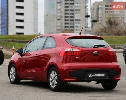 Красный Киа Рио, объемом двигателя 1.4 л и пробегом 77 тыс. км за 12000 $, фото 5 на Automoto.ua