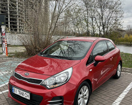 Красный Киа Рио, объемом двигателя 1.4 л и пробегом 77 тыс. км за 12200 $, фото 1 на Automoto.ua