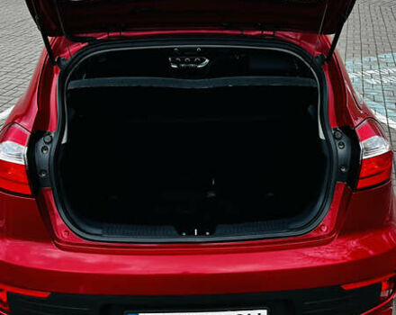 Красный Киа Рио, объемом двигателя 1.4 л и пробегом 77 тыс. км за 12200 $, фото 9 на Automoto.ua