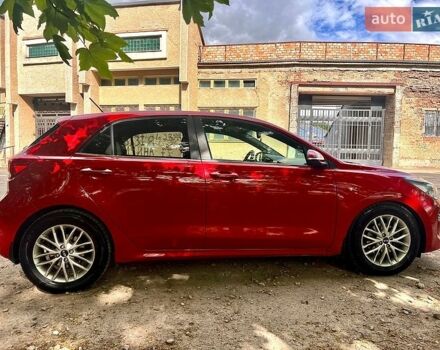 Красный Киа Рио, объемом двигателя 1.37 л и пробегом 83 тыс. км за 13000 $, фото 1 на Automoto.ua