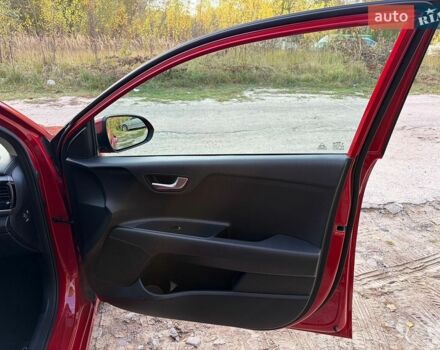 Красный Киа Рио, объемом двигателя 1.37 л и пробегом 100 тыс. км за 14500 $, фото 13 на Automoto.ua