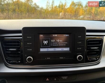 Красный Киа Рио, объемом двигателя 1.37 л и пробегом 100 тыс. км за 14500 $, фото 24 на Automoto.ua
