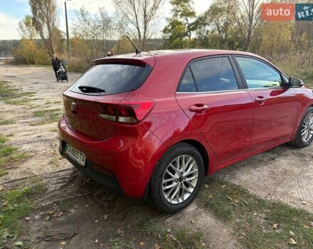 Красный Киа Рио, объемом двигателя 1.37 л и пробегом 100 тыс. км за 14500 $, фото 4 на Automoto.ua