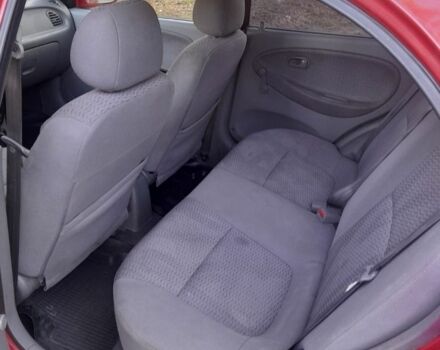 Червоний Кіа Ріо, об'ємом двигуна 1.3 л та пробігом 323 тис. км за 2200 $, фото 9 на Automoto.ua