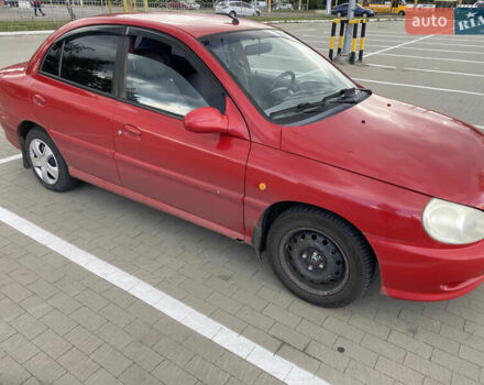 Червоний Кіа Ріо, об'ємом двигуна 1.34 л та пробігом 322 тис. км за 1300 $, фото 3 на Automoto.ua