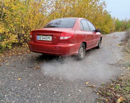 Красный Киа Рио, объемом двигателя 1.3 л и пробегом 40 тыс. км за 2000 $, фото 1 на Automoto.ua