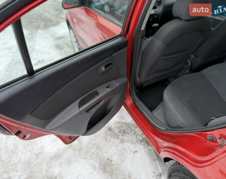 Красный Киа Рио, объемом двигателя 1.4 л и пробегом 244 тыс. км за 4950 $, фото 9 на Automoto.ua