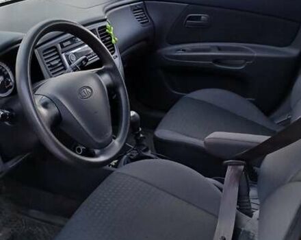 Красный Киа Рио, объемом двигателя 1.4 л и пробегом 143 тыс. км за 5000 $, фото 3 на Automoto.ua