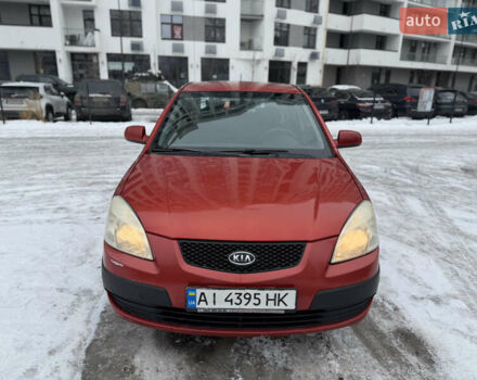 Красный Киа Рио, объемом двигателя 1.4 л и пробегом 244 тыс. км за 4950 $, фото 2 на Automoto.ua