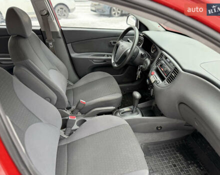 Красный Киа Рио, объемом двигателя 1.4 л и пробегом 244 тыс. км за 4950 $, фото 20 на Automoto.ua