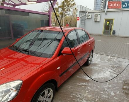 Красный Киа Рио, объемом двигателя 1.3 л и пробегом 230 тыс. км за 4500 $, фото 2 на Automoto.ua