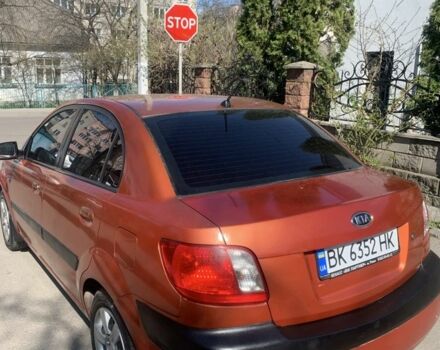 Красный Киа Рио, объемом двигателя 1.5 л и пробегом 377 тыс. км за 3500 $, фото 1 на Automoto.ua