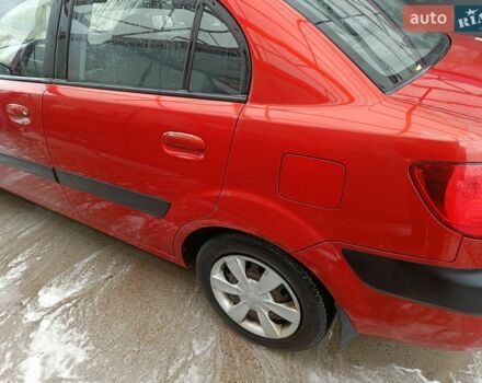 Красный Киа Рио, объемом двигателя 1.3 л и пробегом 230 тыс. км за 4500 $, фото 11 на Automoto.ua