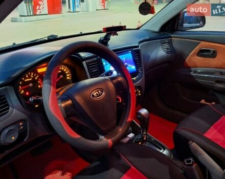 Красный Киа Рио, объемом двигателя 1.4 л и пробегом 185 тыс. км за 5000 $, фото 9 на Automoto.ua