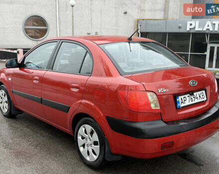 Червоний Кіа Ріо, об'ємом двигуна 1.4 л та пробігом 154 тис. км за 3600 $, фото 6 на Automoto.ua