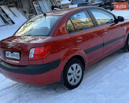 Червоний Кіа Ріо, об'ємом двигуна 1.4 л та пробігом 154 тис. км за 4200 $, фото 4 на Automoto.ua