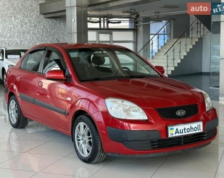 Красный Киа Рио, объемом двигателя 1.4 л и пробегом 190 тыс. км за 4490 $, фото 1 на Automoto.ua
