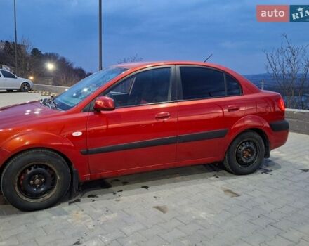 Красный Киа Рио, объемом двигателя 1.4 л и пробегом 185 тыс. км за 5000 $, фото 3 на Automoto.ua