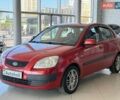 Красный Киа Рио, объемом двигателя 1.4 л и пробегом 190 тыс. км за 4800 $, фото 2 на Automoto.ua
