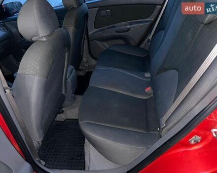 Красный Киа Рио, объемом двигателя 1.4 л и пробегом 166 тыс. км за 4200 $, фото 7 на Automoto.ua