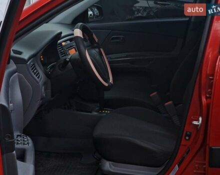 Красный Киа Рио, объемом двигателя 1.4 л и пробегом 100 тыс. км за 6990 $, фото 35 на Automoto.ua