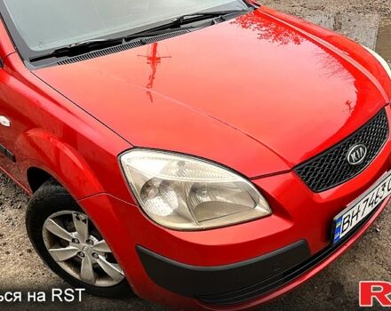 Красный Киа Рио, объемом двигателя 1.5 л и пробегом 198 тыс. км за 3999 $, фото 1 на Automoto.ua
