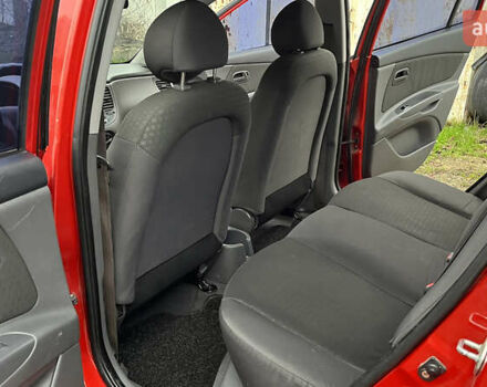 Красный Киа Рио, объемом двигателя 1.49 л и пробегом 198 тыс. км за 3999 $, фото 6 на Automoto.ua